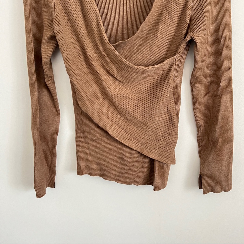 ASTR The Label Brown Ribbed Faux Wrap Long Sleeve V Neck Sweater Top Size L - Picture 3 of 8